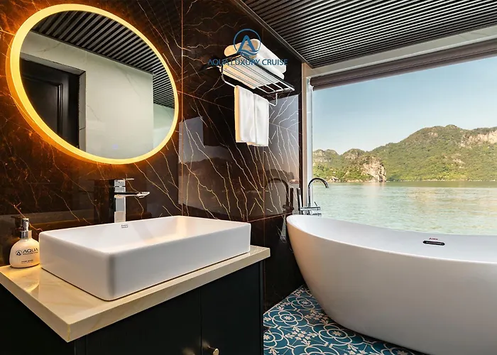Aqua Luxury Cruise By Ahg Botel 5*