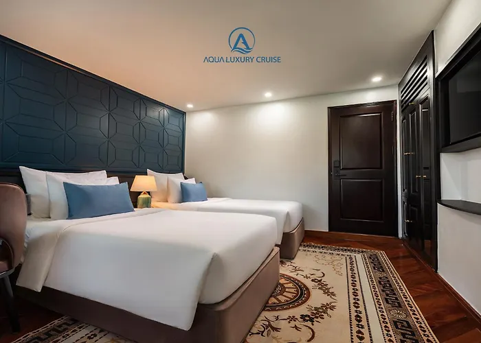 Botel Aqua Luxury Cruise By Ahg 5*
