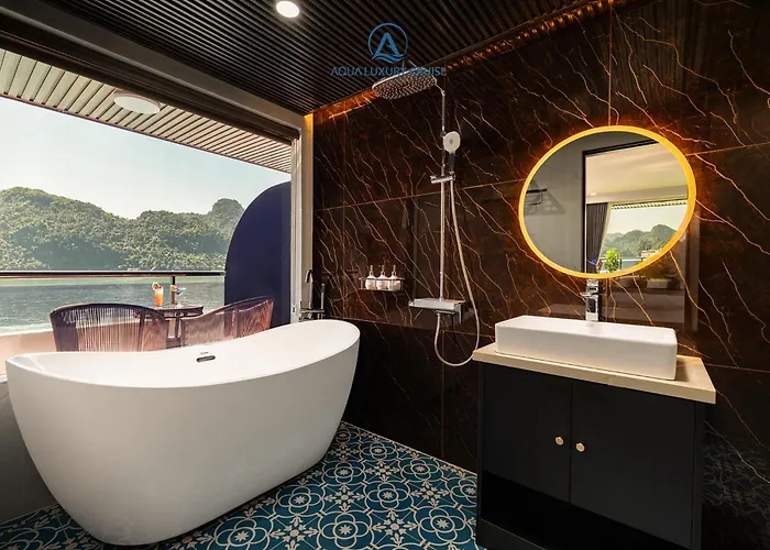 Aqua Luxury Cruise By Ahg Botel 5*